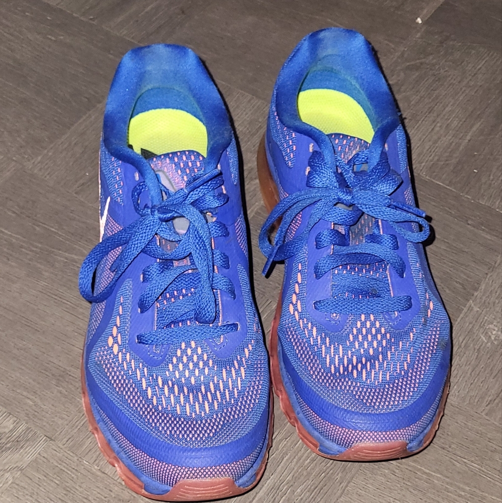 Nike size 8 womens sneakers